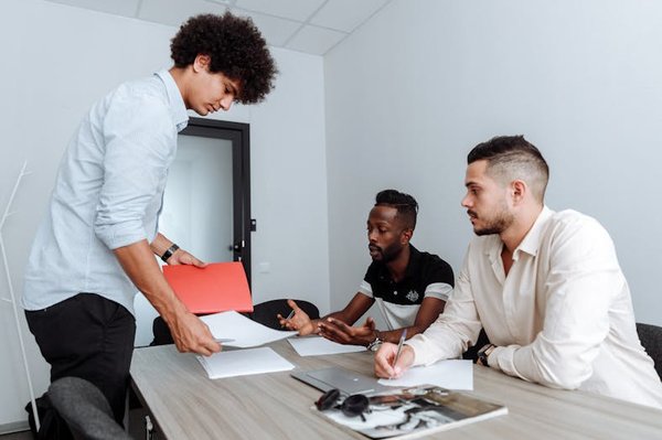 How Can UK Cycling Brands Use Strava to Engage with the Biking Community?